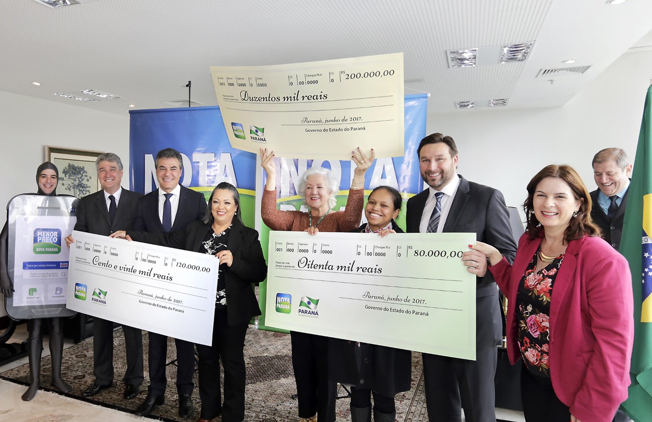 Três mães, de Londrina, Umuarama e Curitiba, 
ganharam prêmios de maio do Nota Paraná