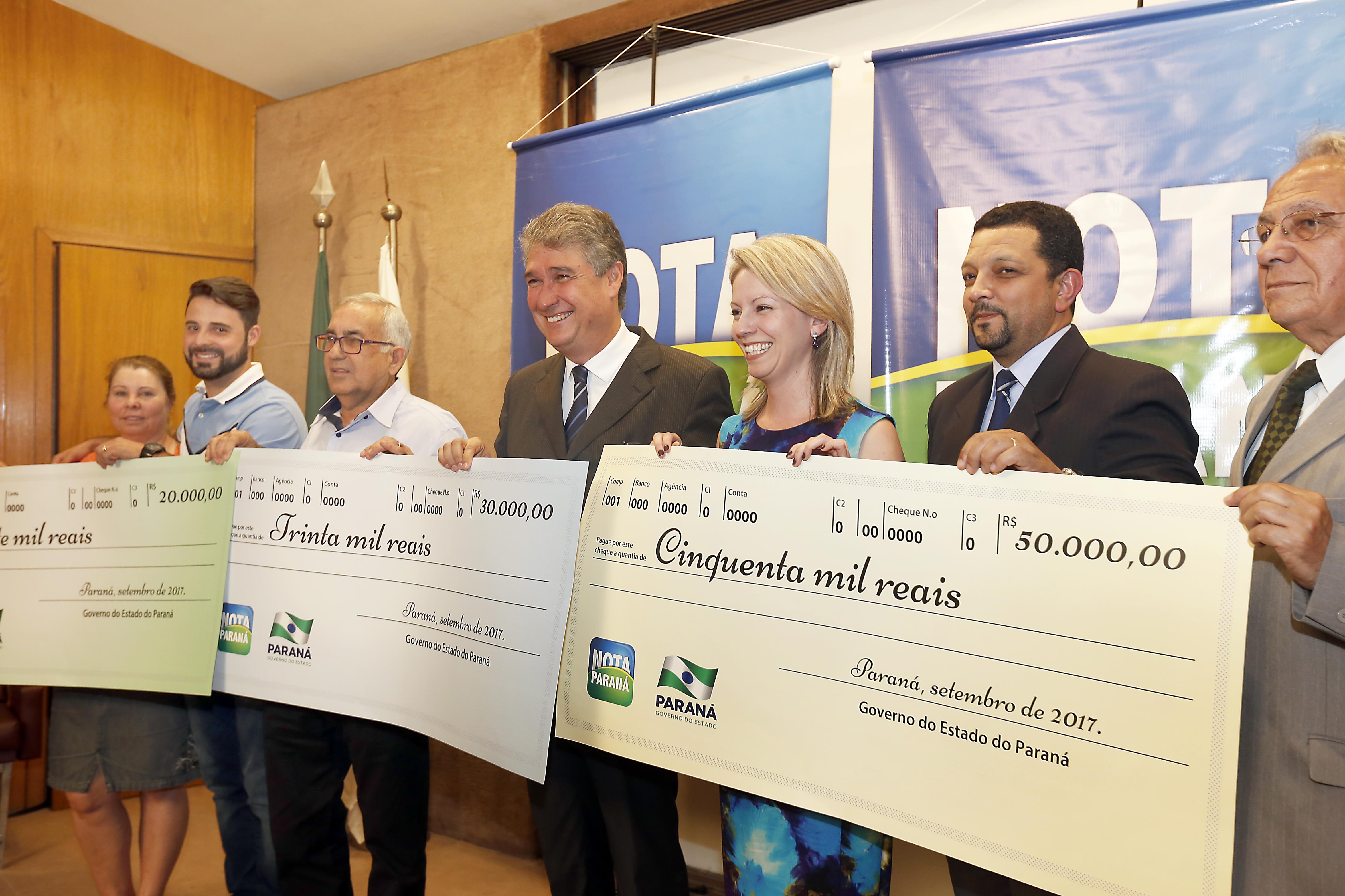 Prêmio do Nota Paraná garante 13º salário de trabalhadores de asilo de Maringá