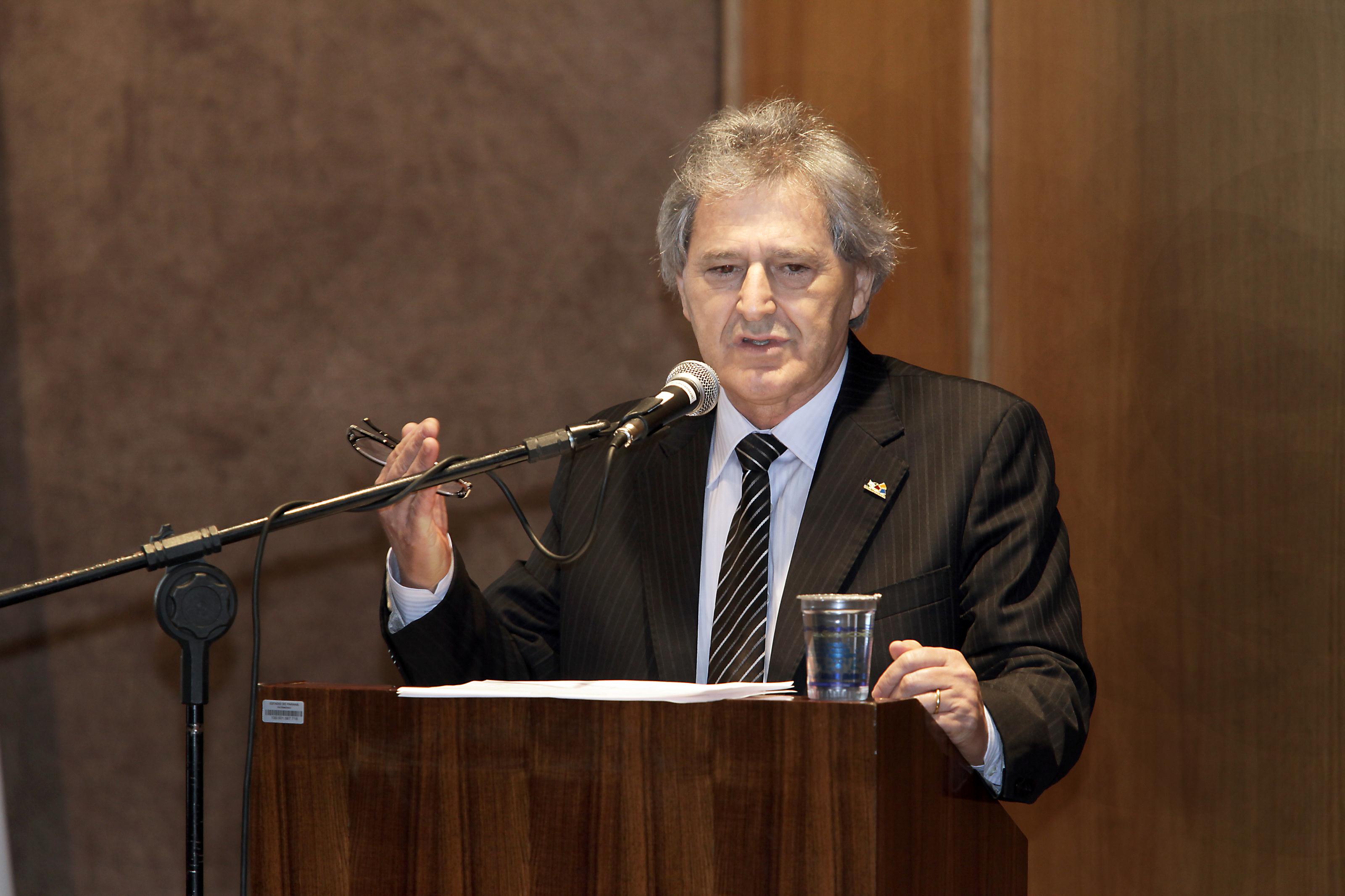 Os três trabalhos vencedores do I Prêmio Gestor Público do Paraná serão conhecidos em dezembro, em data ainda a ser definida, depois de serem avaliados em campo por auditores fiscais da Receita Estadual e selecionados por uma comissão julgadora, em outubro e novembro.