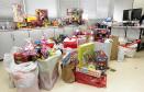 Em clima de festa, auditores e agentes fiscais da Secretaria da Fazenda do Paraná entregaram na manhã desta quinta-feira (10) brinquedos para 163 crianças do Centro Vicentino de Educação Infantil. A campanha foi realizada entre os servidores da Receita Estadual e resultou na doação de mais de 300 brinquedos. 