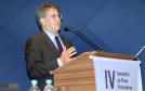 “O trabalho dos auditores fiscais é base fundamental para o funcionamento da estrutura do Estado”, disse o secretário da Fazenda, Luiz Eduardo Sebastiani, na abertura do IV Seminário do Fisco Paranaense. Cerca de 200 auditores fiscais do Paraná participam do evento, que foi iniciado na noite de terça-feira (22) e se encerra nesta quinta (24). 