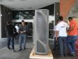 O segundo rack de Appliance Data Warehouse (DW), que ampliará a capacidade de armazenamento e de processamento do ambiente de DW da Secretaria de Estado da Fazenda (SEFA), será ativado na próxima semana. O equipamento, instalado no Datacenter da secretaria, custou R$ 1,9 milhão e foi adquirido, por meio de aditivo ao contrato 005/2012-CRE, da Maxtera, mesma empresa que forneceu o “supercomputador”, aplliance de DW Teradata 2690, entregue no final de abril de 2012, que custou R$ 9,6 milhões. 
