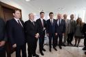 O governador Beto Richa e o presidente da Volkswagen no Brasil, Thomas Schmall, formalizaram nesta segunda-feira (07/10) a parceria entre o governo estadual e a empresa para ampliação da fábrica de São José dos Pinhais, na Região Metropolitana de Curitiba. Será instalada uma nova plataforma para produção do Golf geração sete. O protocolo para enquadramento do investimento no programa Paraná Competitivo foi assinado no último dia 4 de setembro. 