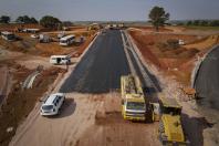 obras de pavimentação asfáltica do Contorno Norte de Castro