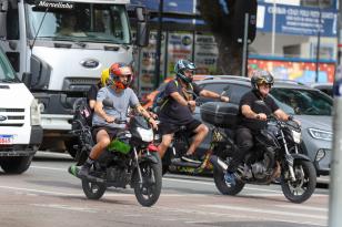 MOTOS