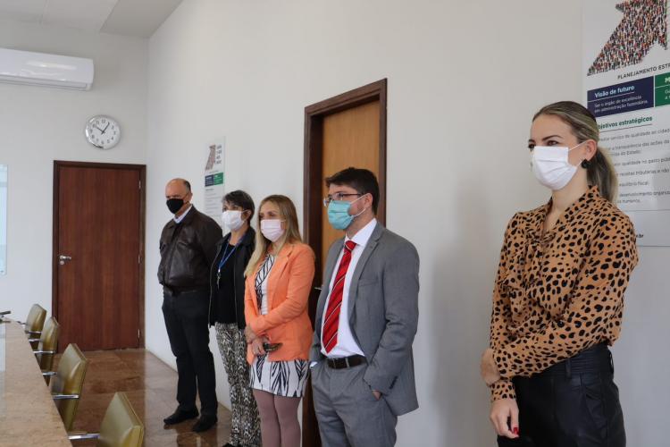 Auditora fiscal é condecorada com a primeira Medalha de Mérito Fazendário Paraná