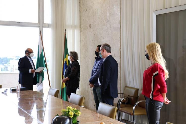 Auditora fiscal é condecorada com a primeira Medalha de Mérito Fazendário Paraná