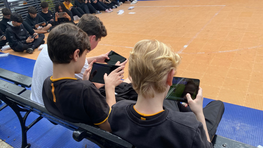 Estudantes testam jogo de educação fiscal na plataforma Roblox