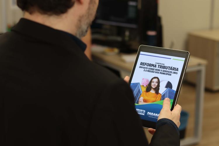 Juliano apresenta cartilha da Reforma Tributária