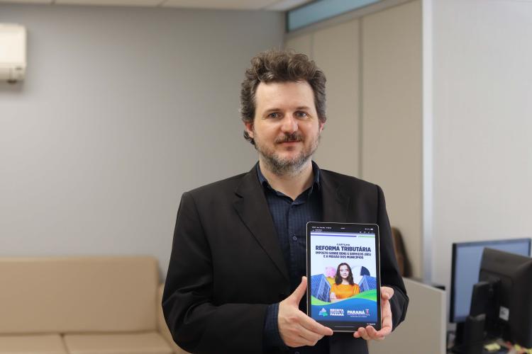 Juliano apresenta cartilha da Reforma Tributária