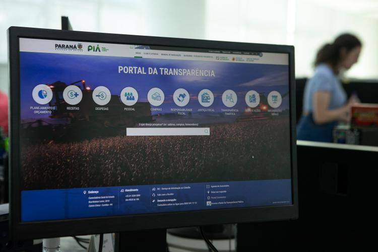 Tela com o Portal da Transparência.