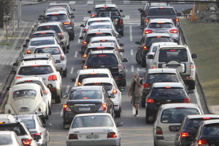Com IPVA mais barato, número de motoristas que quitaram tributo cresce 12% no Paraná (Foto: Albari Rosa/AEN)
