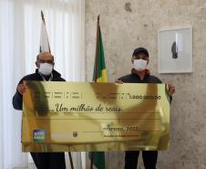 Estado entrega prêmios aos vencedores de junho do programa Nota Paraná
