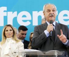 A governadora Cida Borghetti deu posse ao novo secretário da Fazenda de Estado do Paraná, José Luiz Bovo, durante cerimônia realizada na manhã desta segunda-feira (7) no Palácio Iguaçu, em Curitiba.