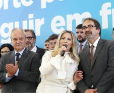 A governadora Cida Borghetti deu posse ao novo secretário da Fazenda de Estado do Paraná, José Luiz Bovo, durante cerimônia realizada na manhã desta segunda-feira (7) no Palácio Iguaçu, em Curitiba.