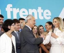 A governadora Cida Borghetti deu posse ao novo secretário da Fazenda de Estado do Paraná, José Luiz Bovo, durante cerimônia realizada na manhã desta segunda-feira (7) no Palácio Iguaçu, em Curitiba.
