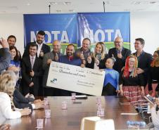 A governadora Cida Borghetti durante a entrega dos prêmios da 35ª premiação do programa Nota Paraná, do mês de outubro em evento no Palácio Iguaçu nesta quarta-feira (24). 