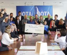 A governadora Cida Borghetti durante a entrega dos prêmios da 35ª premiação do programa Nota Paraná, do mês de outubro em evento no Palácio Iguaçu nesta quarta-feira (24). 