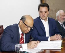 O governador Carlos Massa Ratinho Júnior, participa da posse do secretário de Estado da Fazenda, Renê de Oliveira Garcia Junior. 