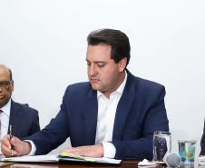 O governador Carlos Massa Ratinho Júnior, participa da posse do secretário de Estado da Fazenda, Renê de Oliveira Garcia Junior. 