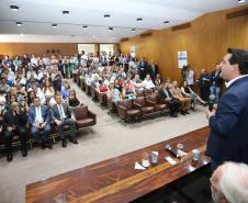 O governador Carlos Massa Ratinho Júnior, participa da posse do secretário de Estado da Fazenda, Renê de Oliveira Garcia Junior. 