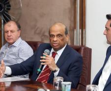 O governador Carlos Massa Ratinho Júnior, participa da posse do secretário de Estado da Fazenda, Renê de Oliveira Garcia Junior.