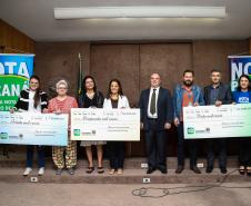 O Governo do Estado entrega os três principais prêmios do sorteio de março do programa Nota Paraná. A solenidade de premiação aconteceu na Secretaria de Estado da Fazenda, em Curitiba nesta quinta-feira (21).  