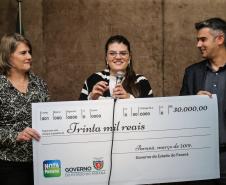 O Governo do Estado entrega os três principais prêmios do sorteio de março do programa Nota Paraná. A solenidade de premiação aconteceu na Secretaria de Estado da Fazenda, em Curitiba nesta quinta-feira (21).  