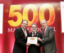 Copel, Sanepar, Fomento Paraná, Cohapar, Ferroeste e Celepar foram premiadas na noite de segunda-feira (23) por se destacarem no ranking das 500 maiores empresas do Sul do Brasil, publicado pela Revista Amanhã em parceria com a assessoria tributária e empresarial PricewaterhouseCoopers (PwC). O evento homenageou as cem maiores empresas do Estado, os destaques setoriais e as líderes por indicadores. 