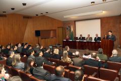 O secretário da Fazenda, Luiz Eduardo Sebastiani, deu posse a 39 novos auditores fiscais, que passam a integrar o quadro funcional do Estado. A solenidade de posse foi realizada no anfiteatro da secretaria, nesta quarta-feira (18).