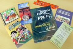 Milhares de estudantes do ensino fundamental de escolas públicas paranaenses estão tendo uma oportunidade diferenciada para aprender de forma lúdica o que são impostos, saber o quanto representam no preço dos produtos e serviços, e em que são aplicados os recursos arrecadados pelo poder público na forma de tributos, taxas e contribuições. 