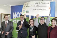 No dia em que nasceu primeiro filho, contribuinte ganha prêmio do Nota Paraná