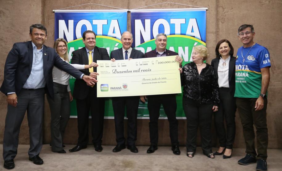 Nota Paraná entrega prêmio quatro vezes maior aos ganhadores