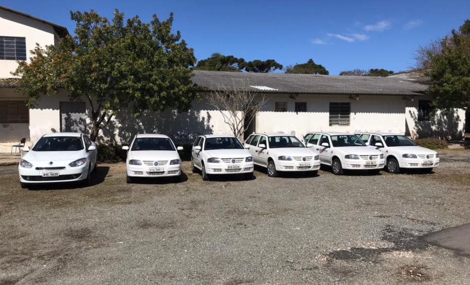 A Secretaria da Fazenda e a Receita Estadual do Paraná estão repassando ao Departamento Penitenciário do Paraná (Depen), 93 veículos oficiais para subsidiar as demandas do órgão da Secretaria Estadual da Segurança Pública e Administração Penitenciária. Também foram repassados 20 imóveis para utilização de algumas secretarias estaduais.  As transferências dos carros e os imóveis repassados geram uma economia de R$ 3,2 milhões para a Fazenda. Os veículos servirão as unidades penitenciárias e demais setores do