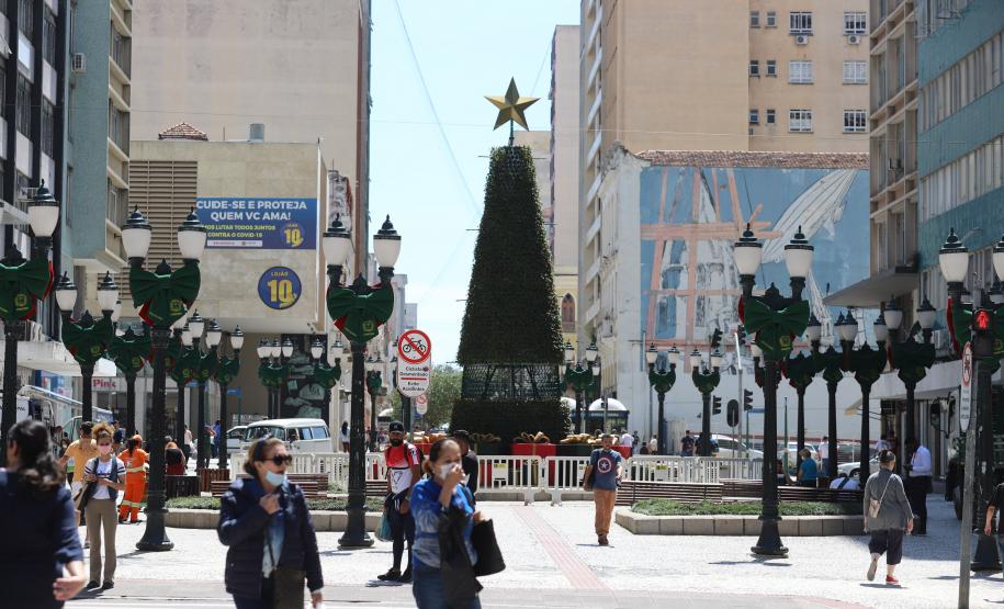 Governador anuncia antecipação dos salários de dezembro.