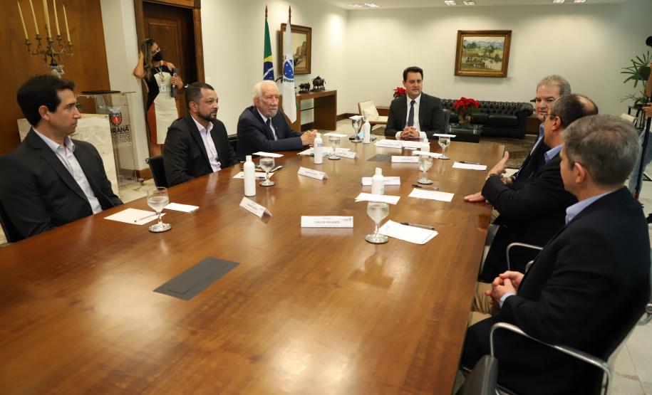 Com apoio do Estado, DAF confirma investimento de R$ 395 milhões em fábrica de Ponta Grossa Foto: Ari Dias/AEN Com apoio do Estado, DAF confirma investimento de R$ 395 milhões em fábrica de Ponta Grossa