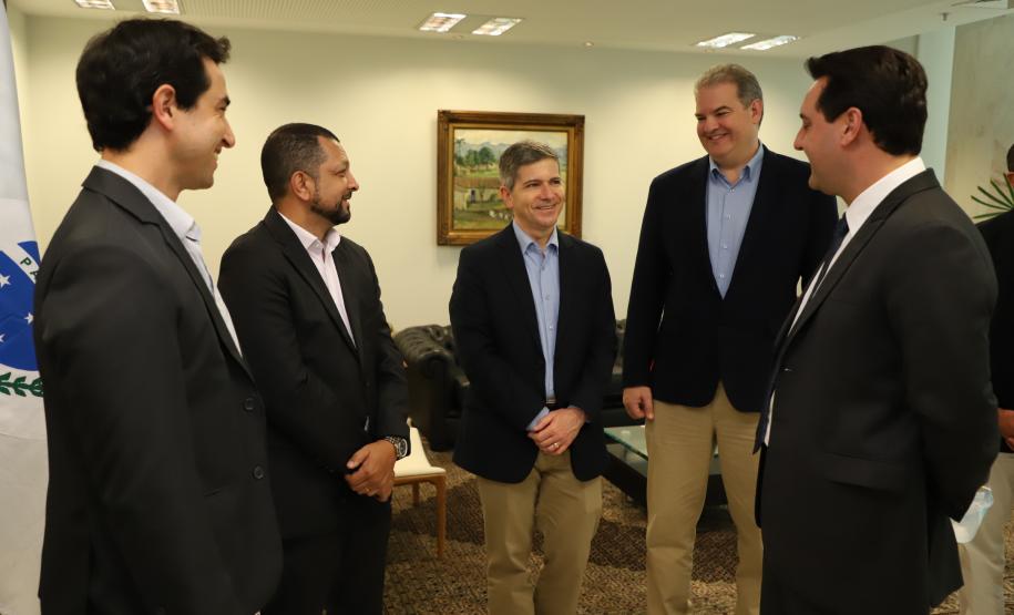 Com apoio do Estado, DAF confirma investimento de R$ 395 milhões em fábrica de Ponta Grossa Foto: Ari Dias/AEN Com apoio do Estado, DAF confirma investimento de R$ 395 milhões em fábrica de Ponta Grossa