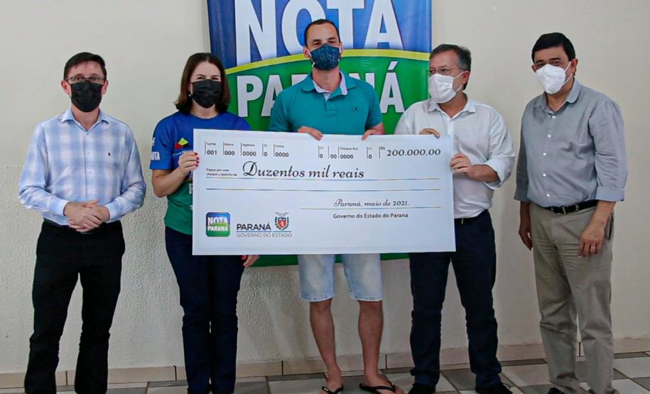 Aposentada de Curitiba recebe prêmio máximo de R$ 1 milhão do Nota Paraná