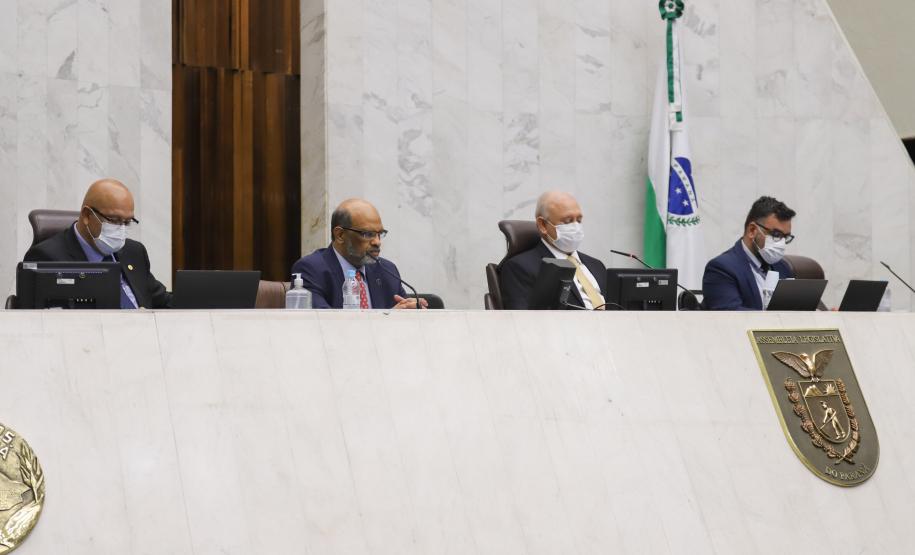 Governo mostra bom desempenho das receitas no ano; mas aponta riscos para cenário econômico em 2022