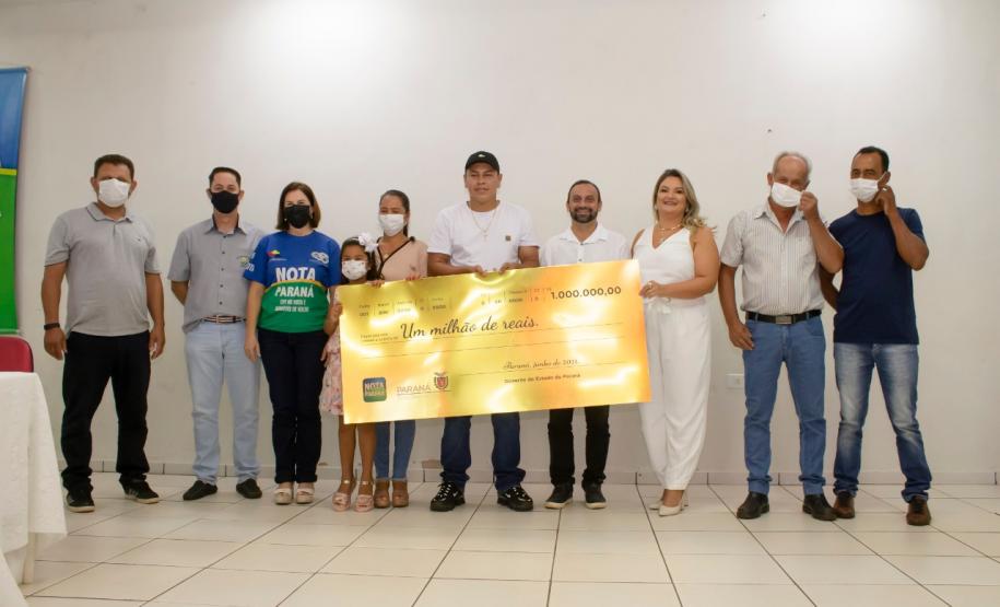 Sorte grande: R$ 1 milhão do Nota Paraná e nascimento do filho no mesmo dia