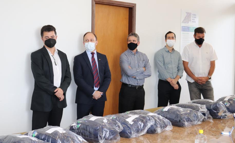 Fazenda entrega novos uniformes aos auditores fiscais da Receita Estadual