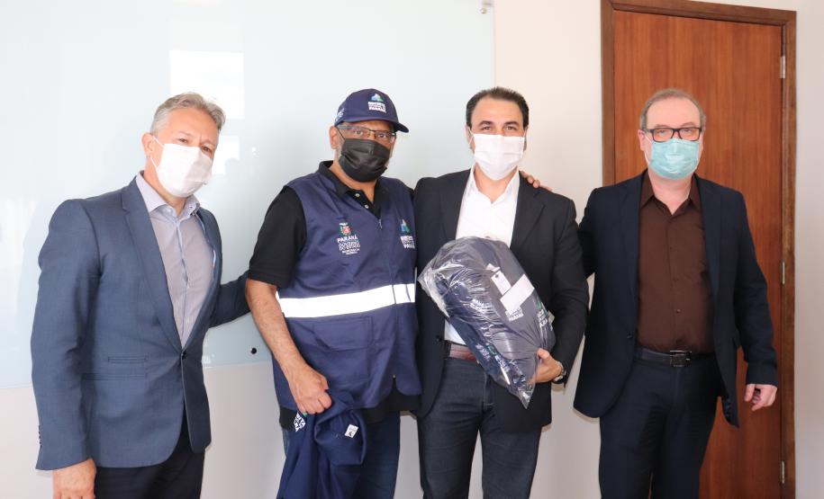 Fazenda entrega novos uniformes aos auditores fiscais da Receita Estadual