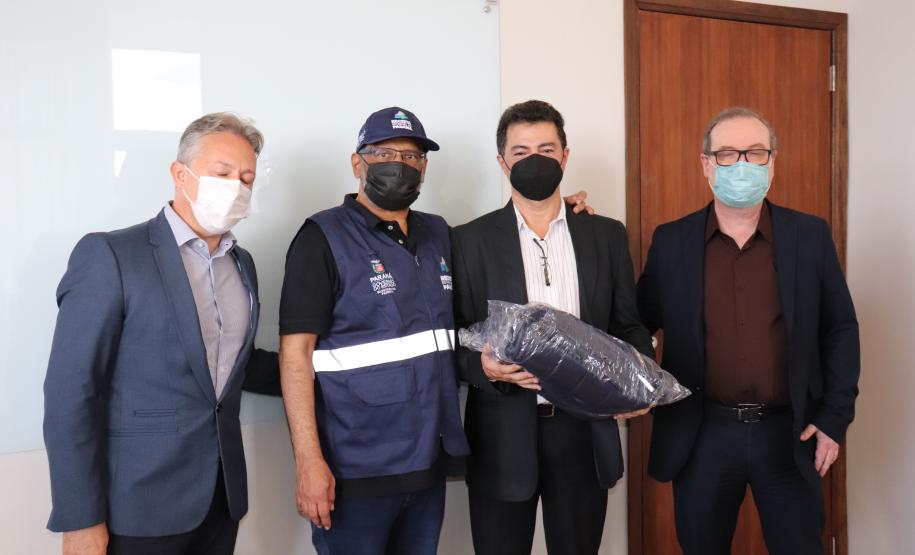 Fazenda entrega novos uniformes aos auditores fiscais da Receita Estadual