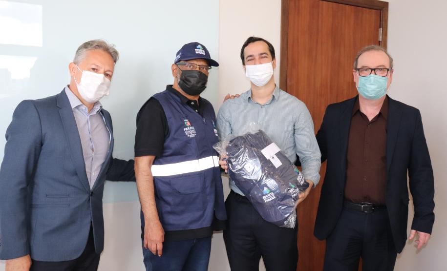 Fazenda entrega novos uniformes aos auditores fiscais da Receita Estadual