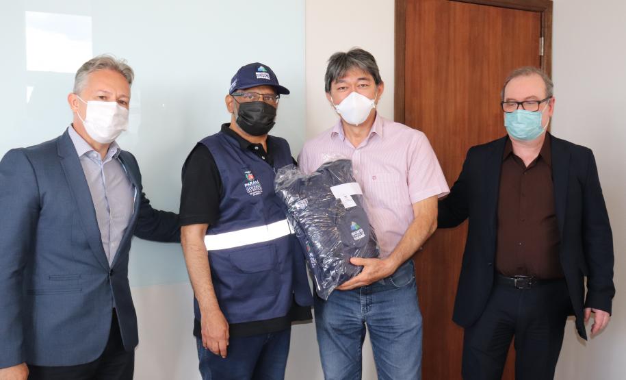 Fazenda entrega novos uniformes aos auditores fiscais da Receita Estadual