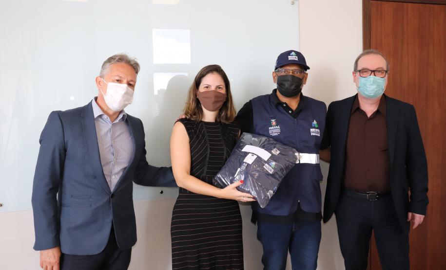 Fazenda entrega novos uniformes aos auditores fiscais da Receita Estadual