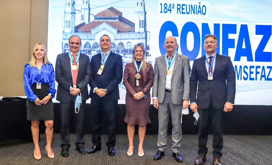 Fazenda condecora novos profissionais com a Medalha do Mérito Fazendário