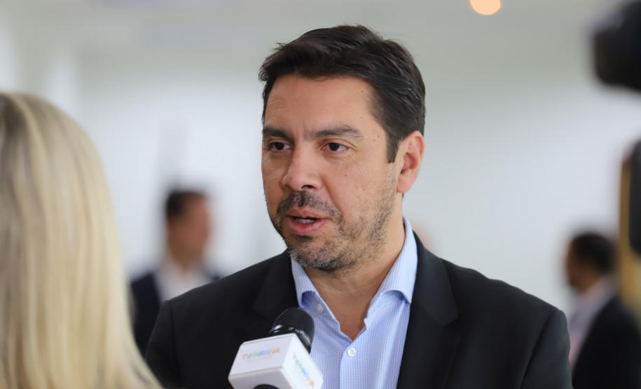 Em parceria com a Audi, Paraná lança projeto que vai levar teatro para crianças de 96 municípios