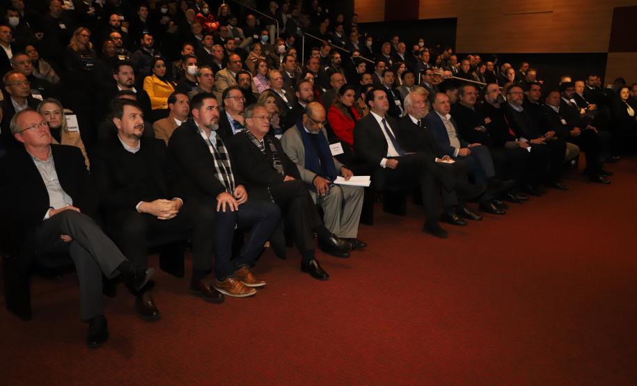 Governador Carlos Massa Ratinho Junior participa de evento da Invest Paraná no Museu Oscar Niemeyer, em Curitiba - Curitiba, 17/05/2022 - Foto: Ari Dias/AEN Governador Carlos Massa Ratinho Junior participa de evento da Invest Paraná no Museu Oscar Niemeyer, em Curitiba - Curitiba, 17/05/2022