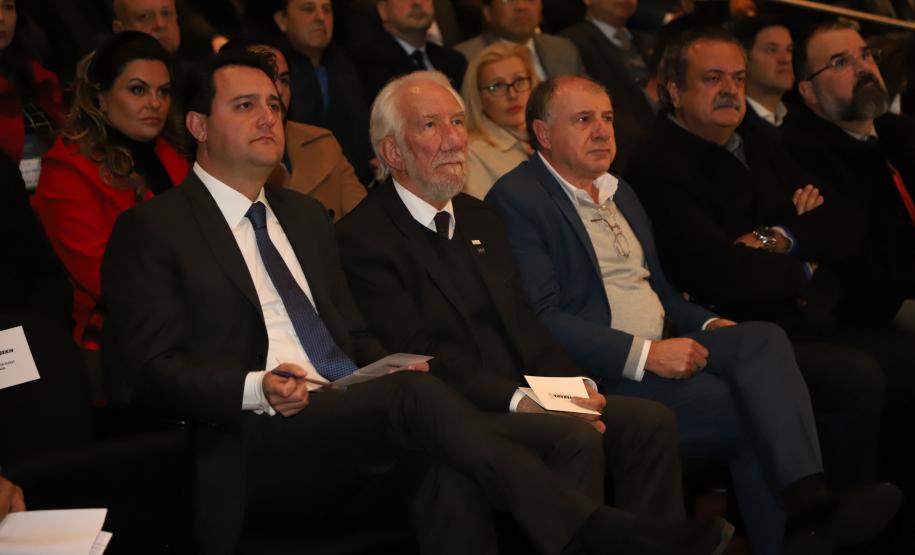 Governador Carlos Massa Ratinho Junior participa de evento da Invest Paraná no Museu Oscar Niemeyer, em Curitiba - Curitiba, 17/05/2022 - Foto: Ari Dias/AEN Governador Carlos Massa Ratinho Junior participa de evento da Invest Paraná no Museu Oscar Niemeyer, em Curitiba - Curitiba, 17/05/2022